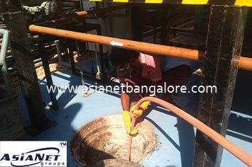 Jet machine pit cleaning